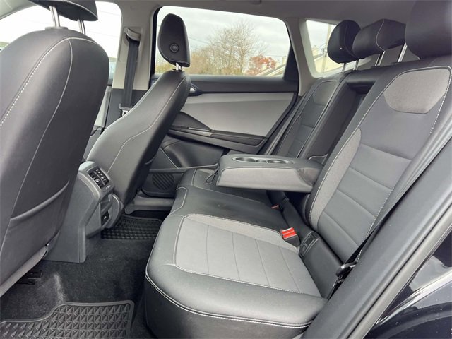 Used 2024 Volkswagen Taos SE image 11