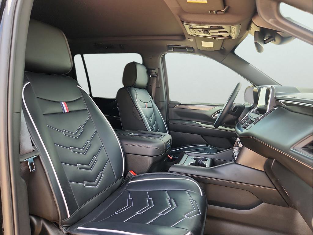 Used 2024 GMC Yukon XL AT4 w/ Technology Package AWD/4WD image 17