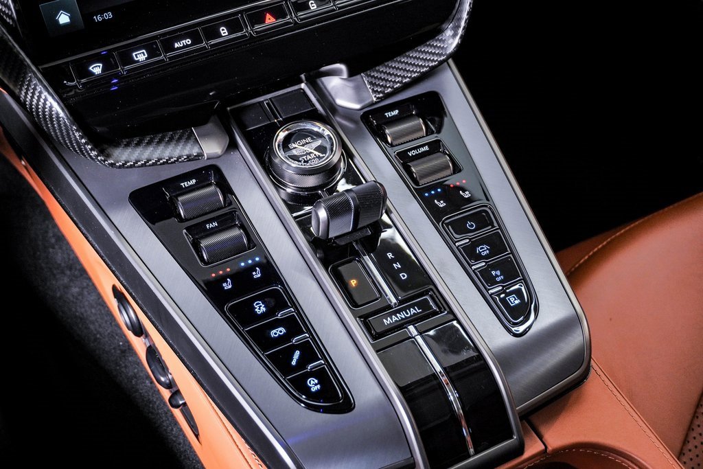 Used 2025 Aston Martin Vanquish image 34