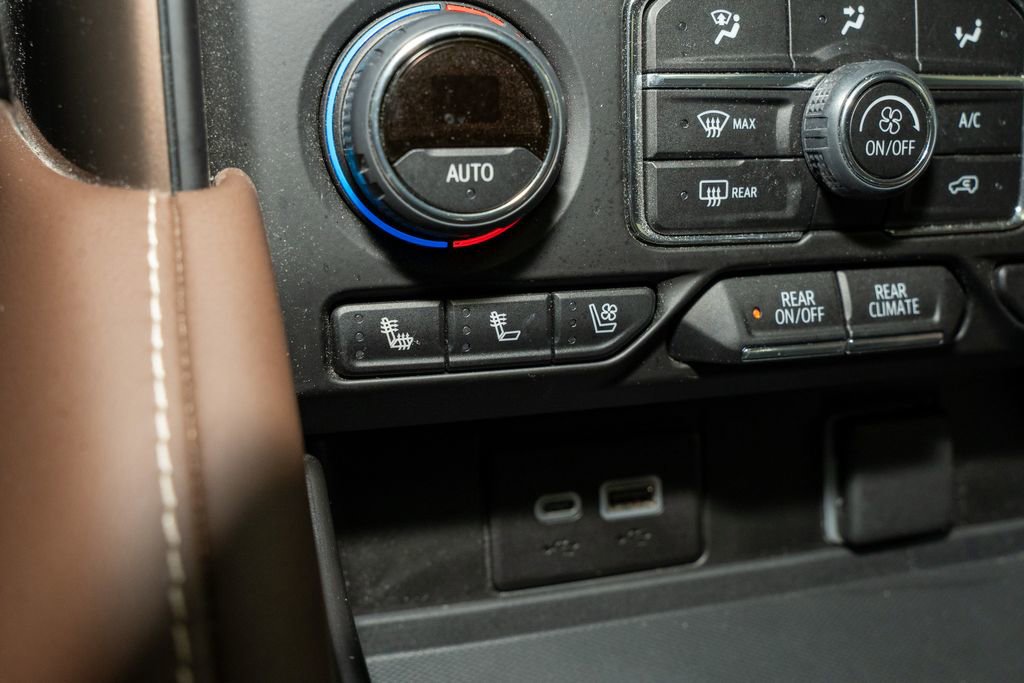 Used 2023 Chevrolet Tahoe High Country w/ Premium Package 2 image 18