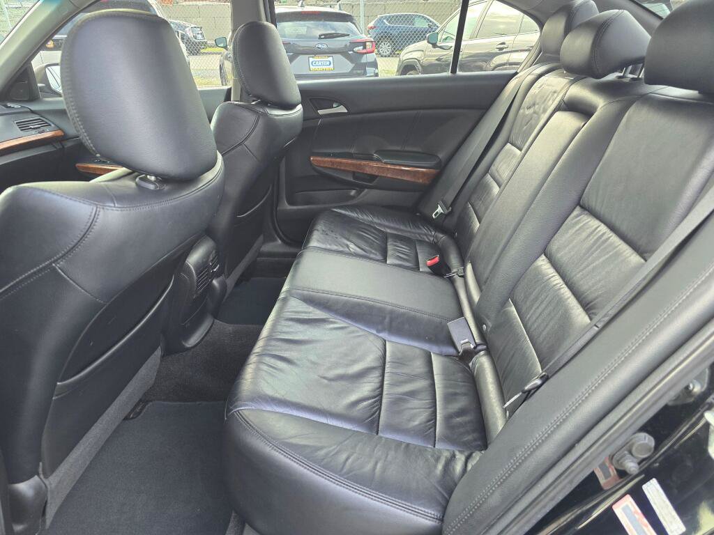 Used 2011 Honda Accord EX-L image 17