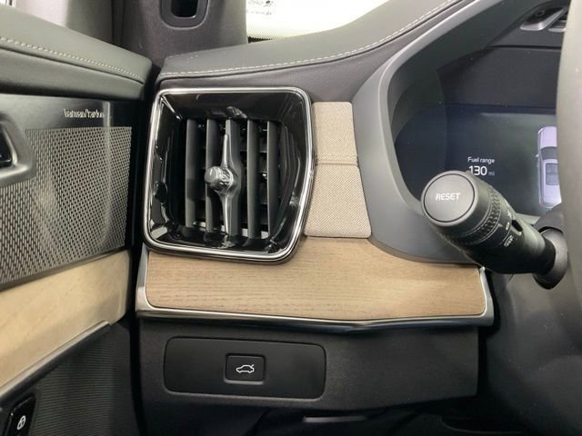 New 2026 Volvo XC90 B6 Plus image 24