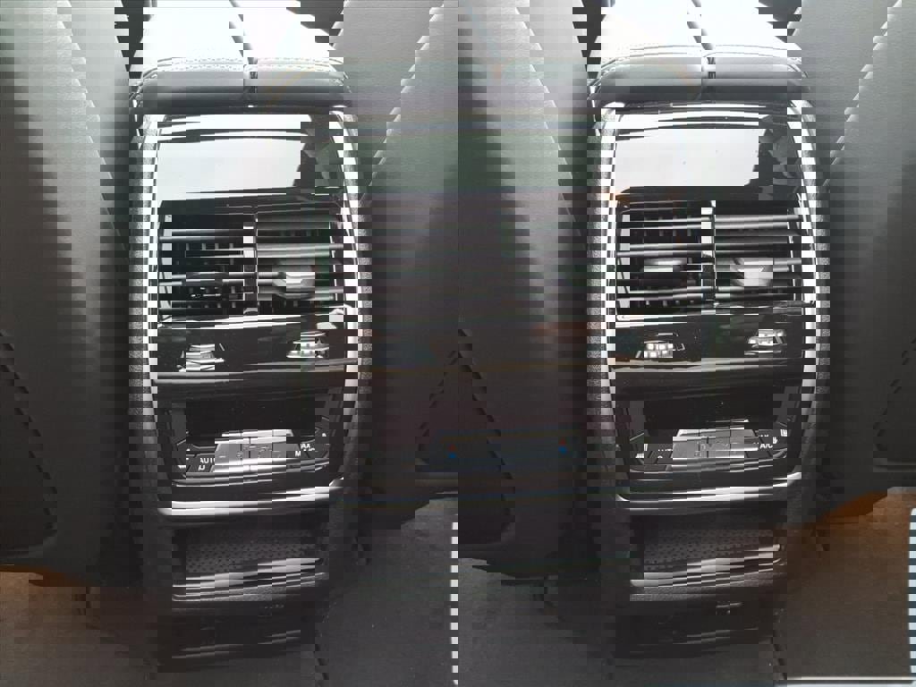 Used 2026 BMW X5 M Competition w/ Executive Package image 11