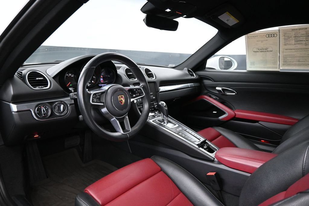 Used 2022 Porsche 718 Cayman w/ Premium Package RWD image 12