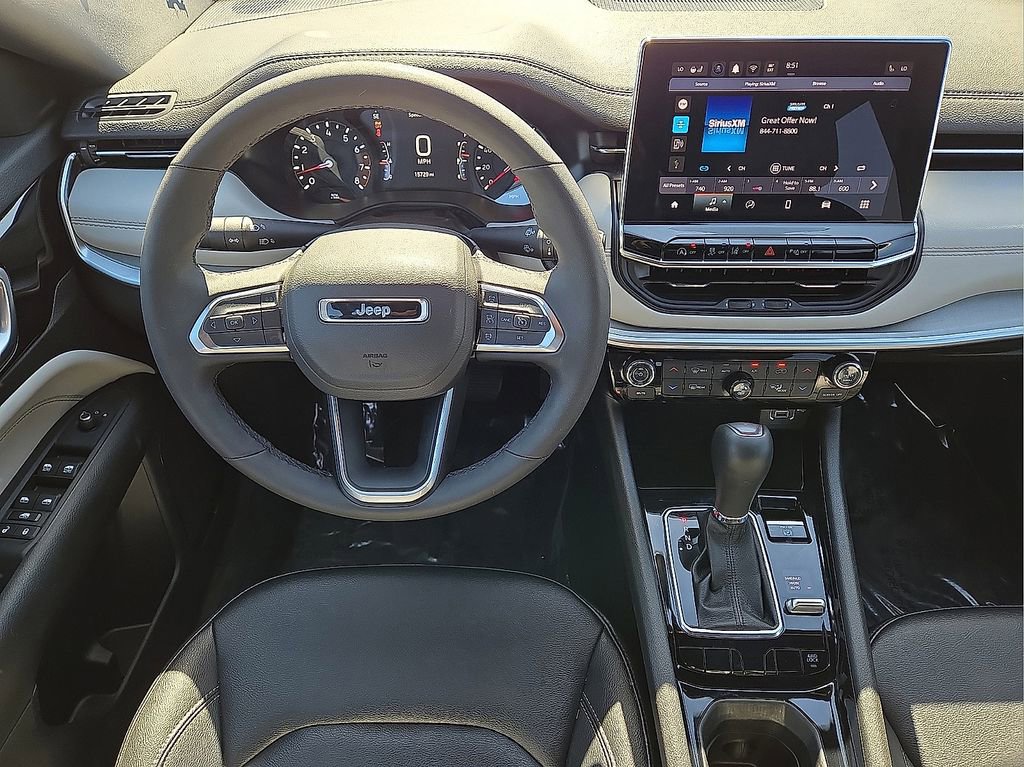 Used 2025 Jeep Compass Limited image 19