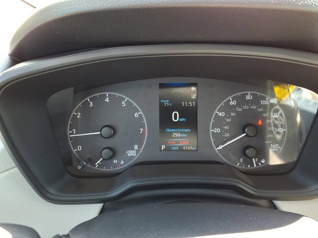 Used 2025 Toyota Corolla Cross L image 17