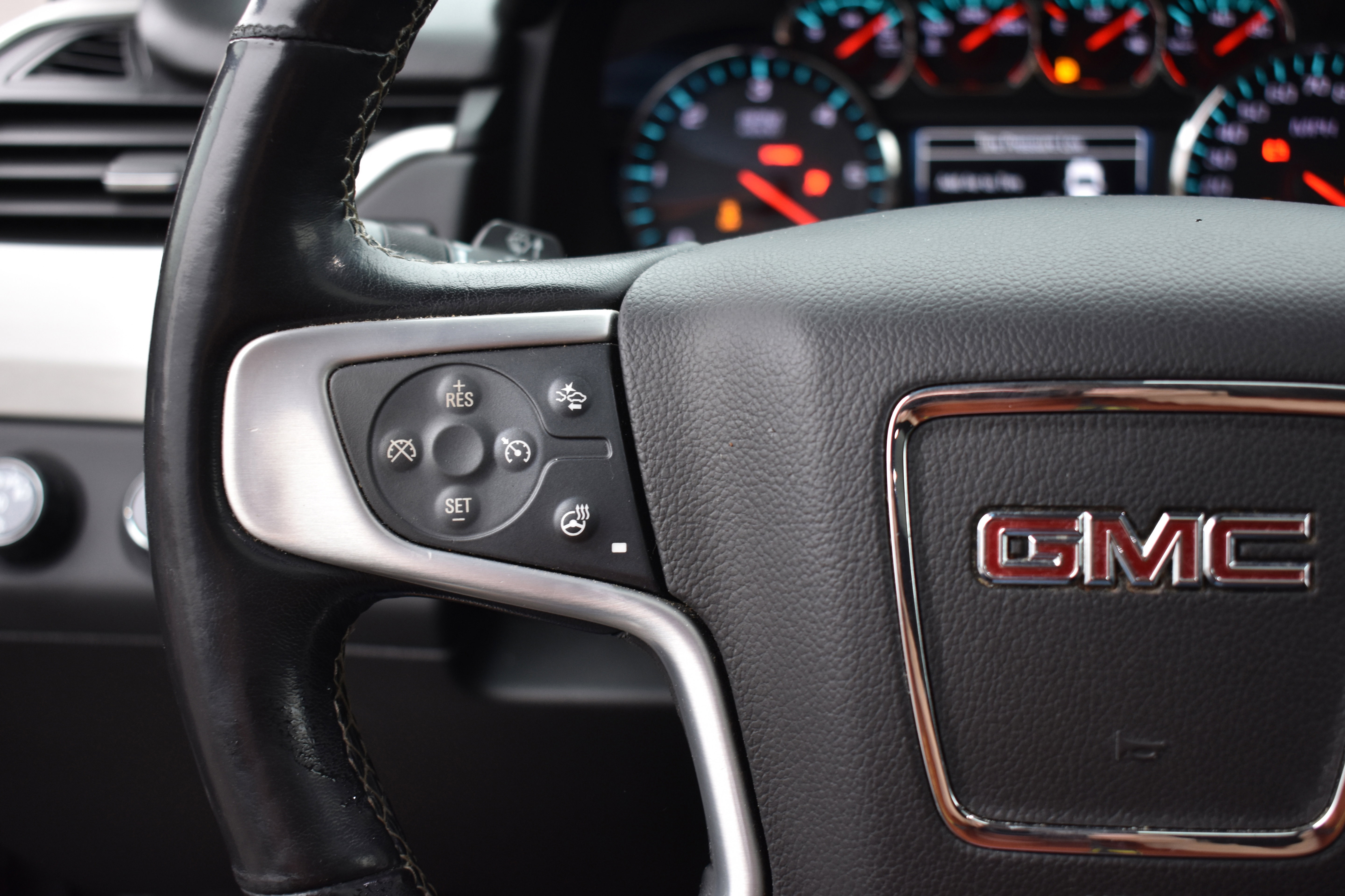 Used 2019 GMC Yukon XL SLT w/ Open Road Package image 15