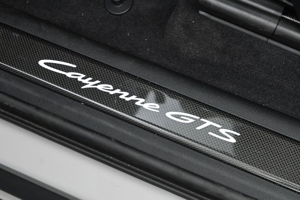 Certified 2026 Porsche Cayenne GTS AWD/4WD image 26