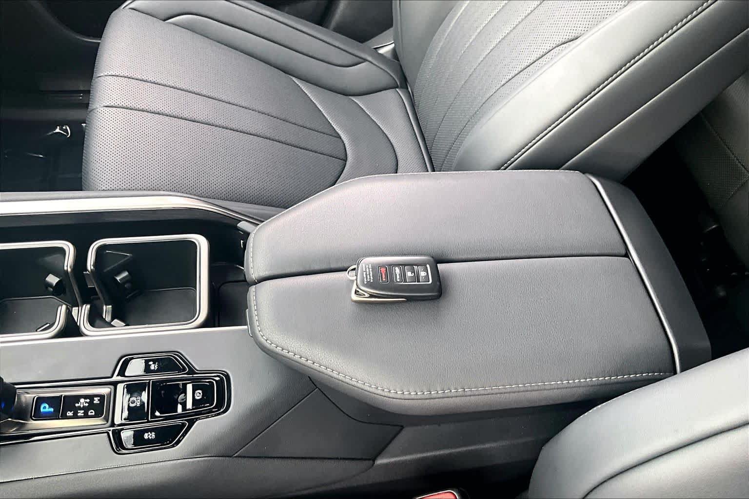 Used 2026 Lexus TX 500h AWD w/ Technology Package image 13