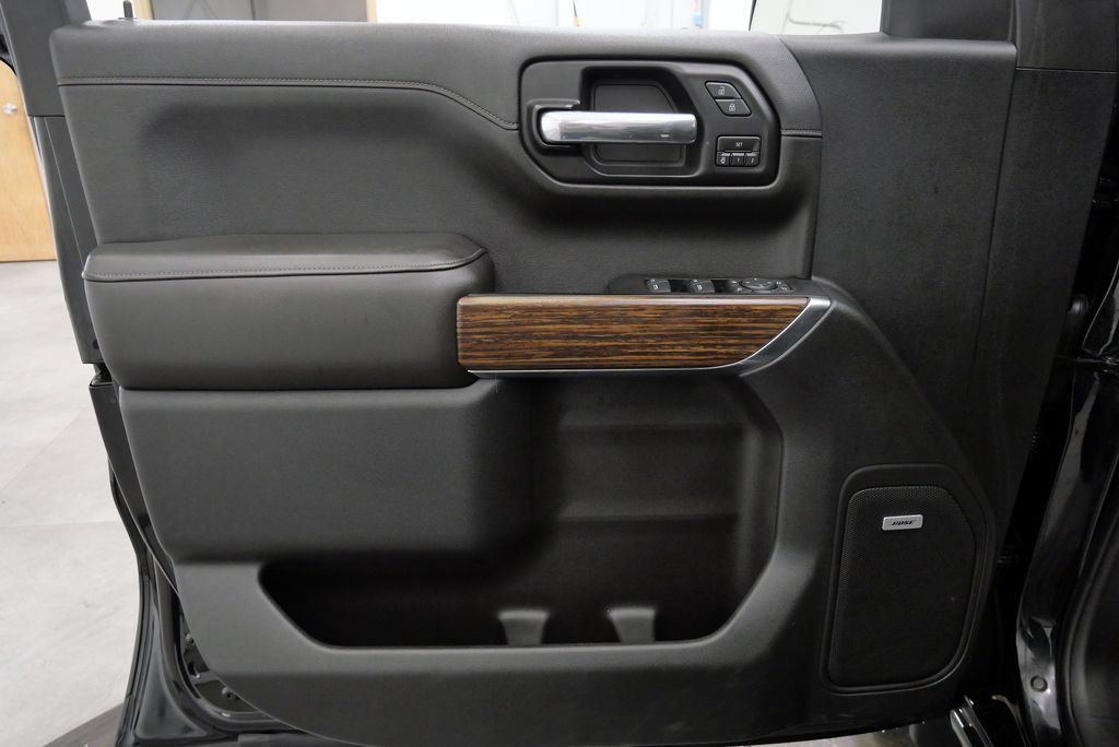 Used 2019 Chevrolet Silverado 1500 High Country w/ Technology Package AWD/4WD image 13