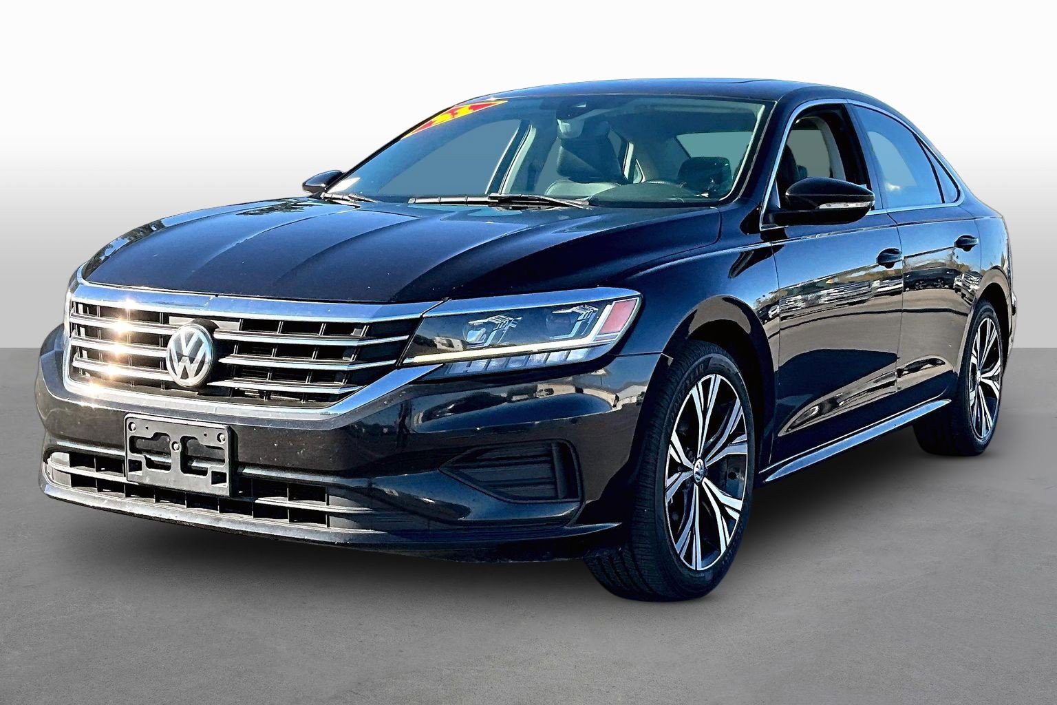 Used 2021 Volkswagen Passat 2.0T SE