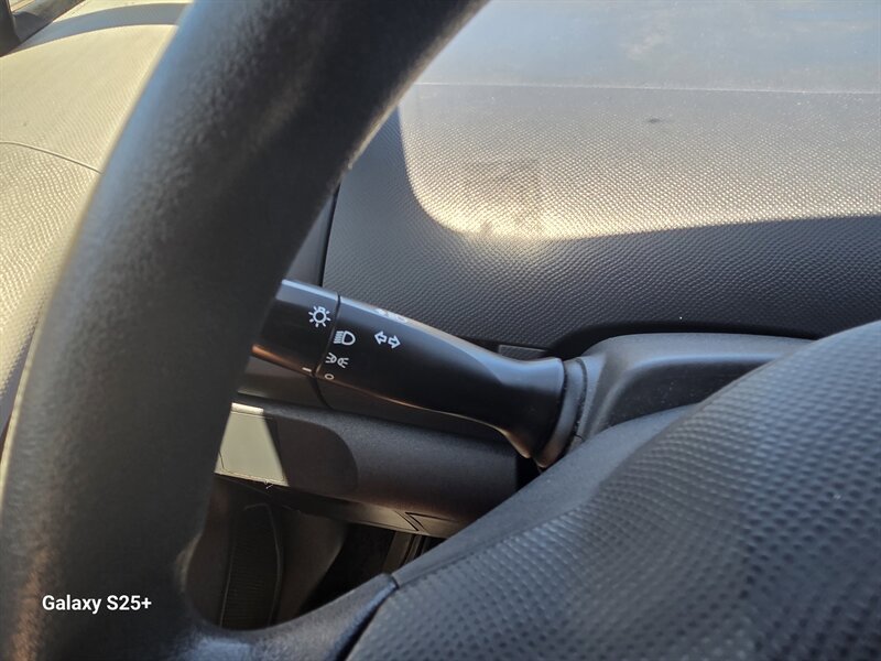 Used 2009 Toyota Yaris S FWD image 20