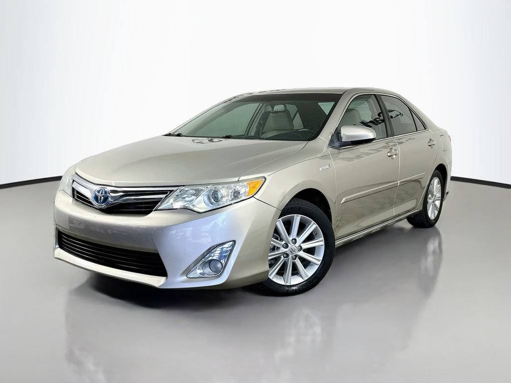 Used 2014 Toyota Camry XLE w/ Leather Package FWD image 3