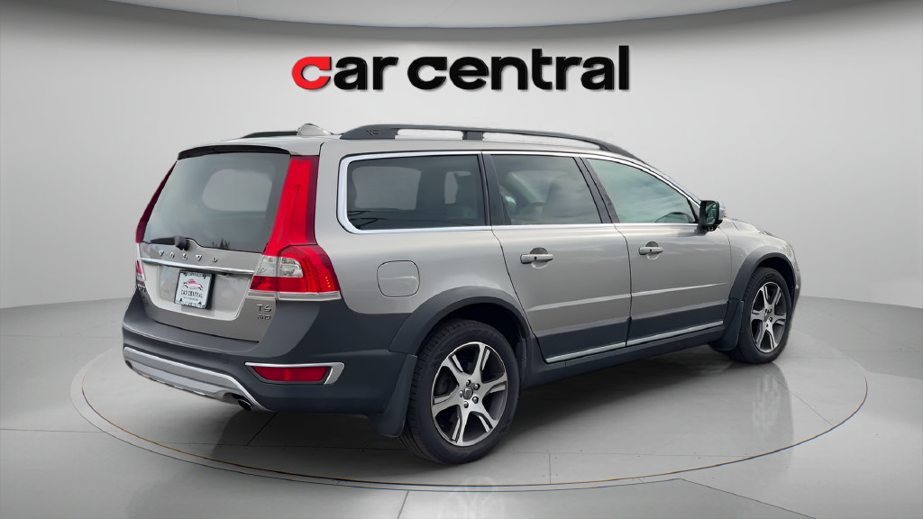 Used 2015 Volvo XC70 T6 w/ Proximity Package AWD/4WD image 5