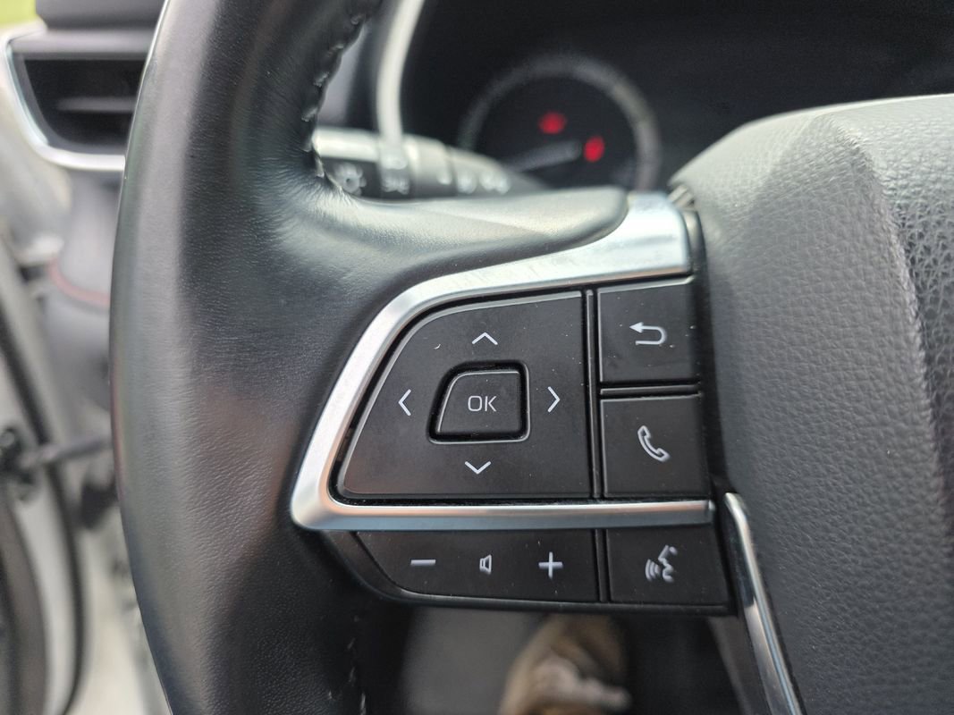 Used 2021 Toyota Highlander XSE AWD/4WD image 25