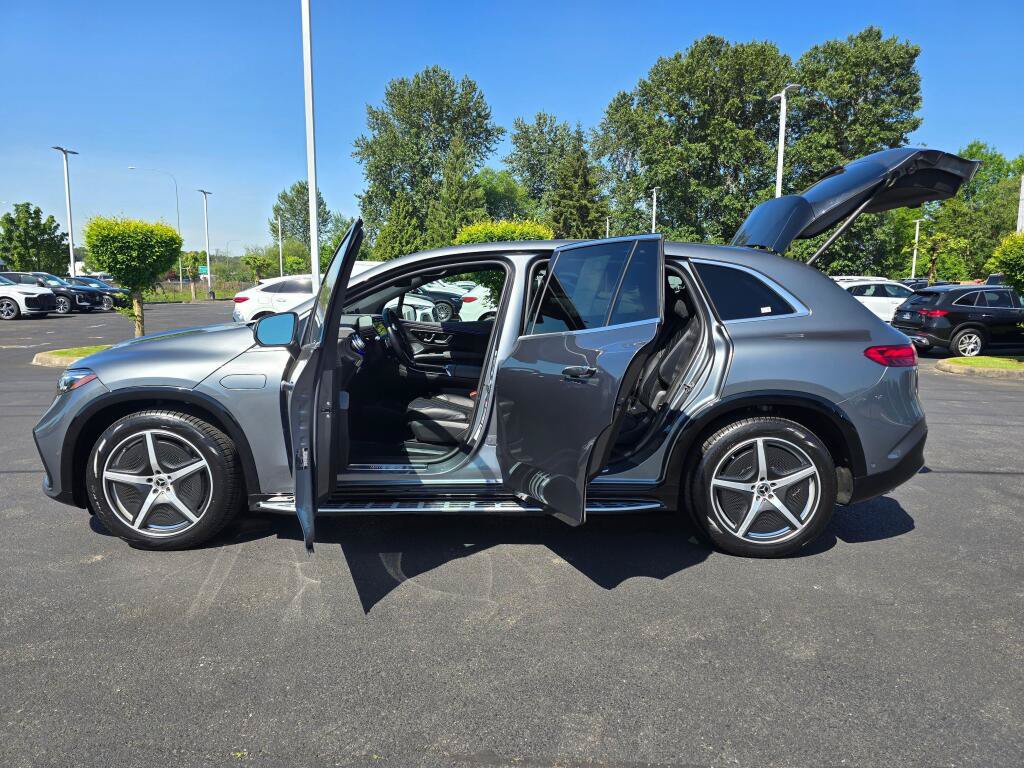 Used 2023 Mercedes-Benz EQS 450+ 4MATIC SUV image 11