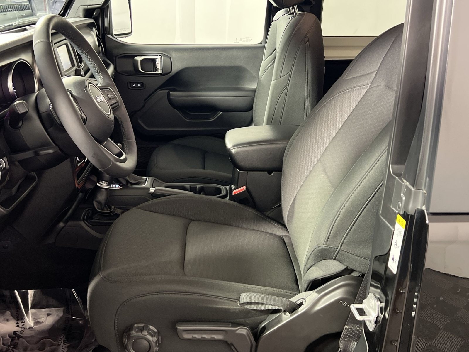Used 2019 Jeep Wrangler Sport AWD/4WD image 13