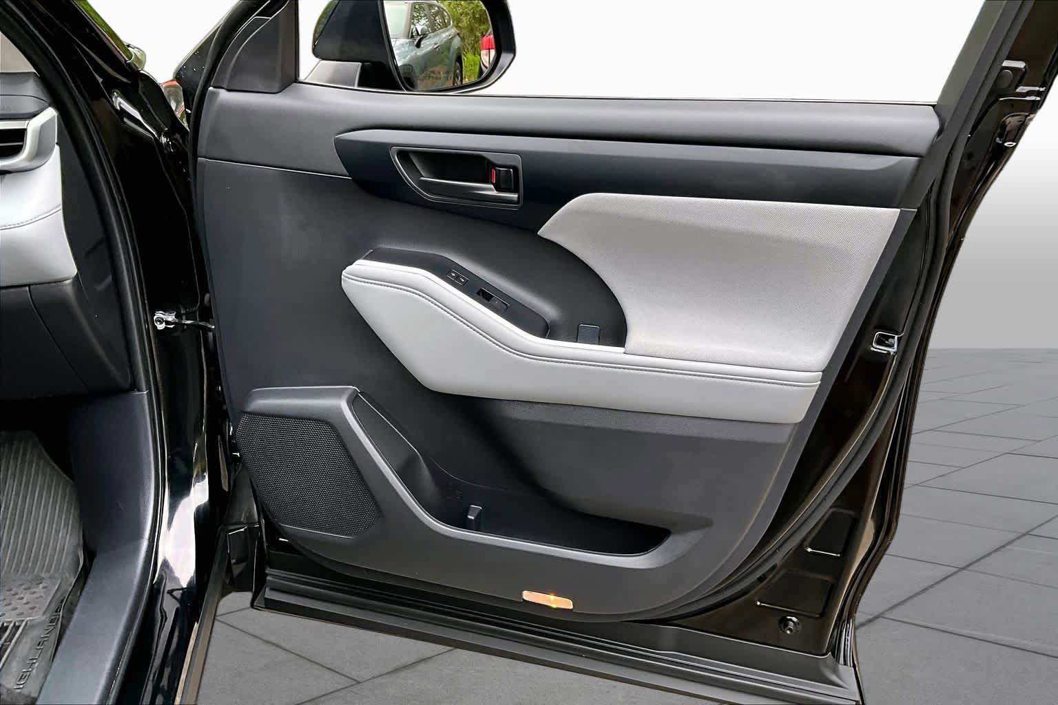 Certified 2025 Toyota Highlander LE AWD/4WD image 21