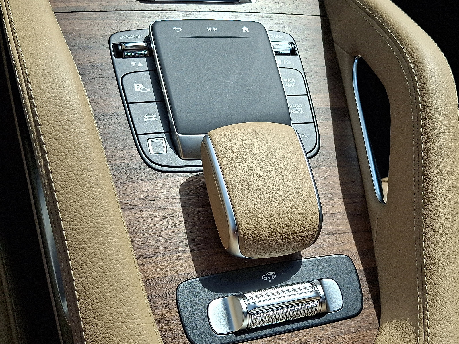 New 2026 Mercedes-Benz GLS 450 4MATIC image 16