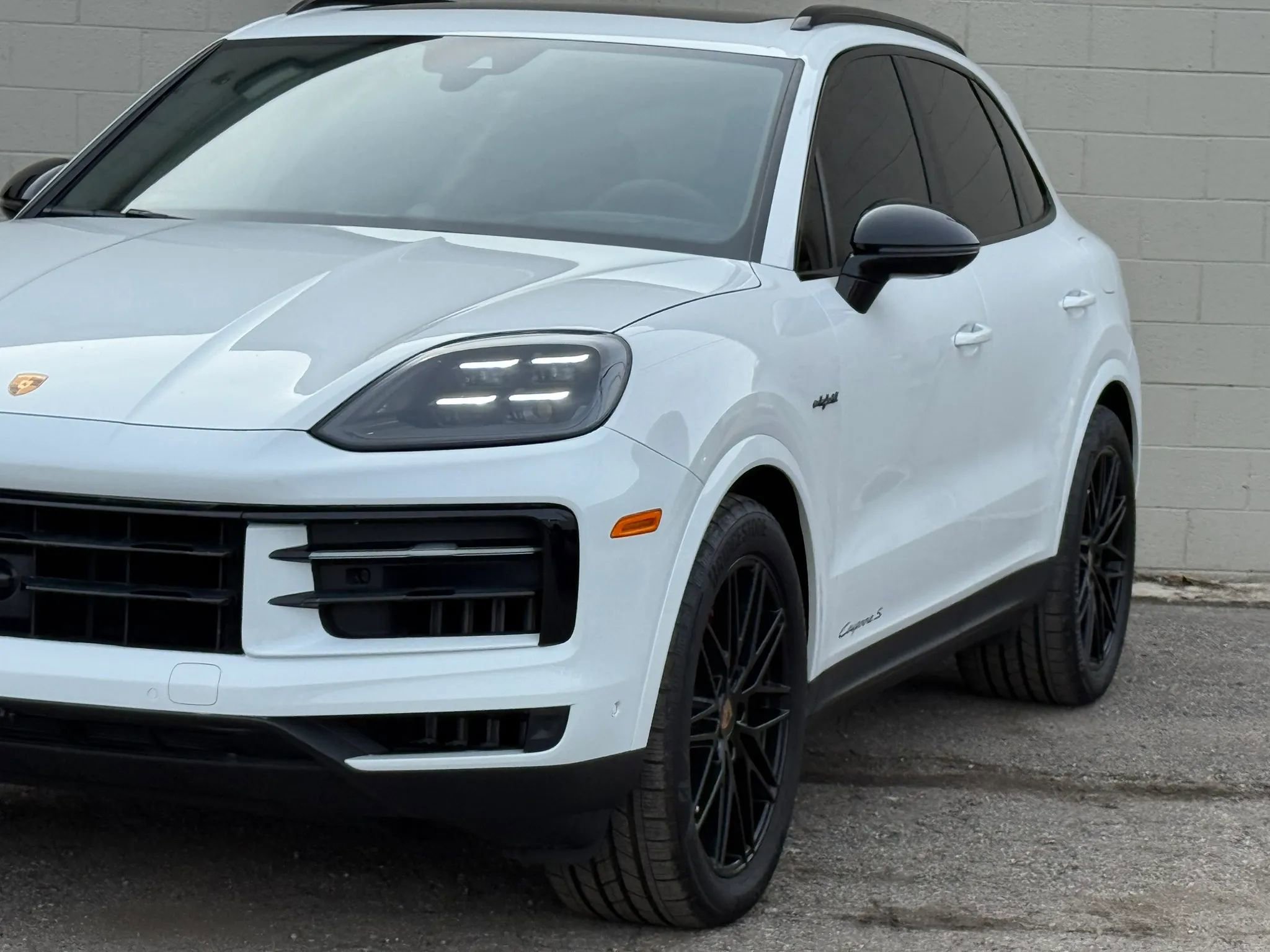 Used 2025 Porsche Cayenne S w/ Premium Package Plus image 3