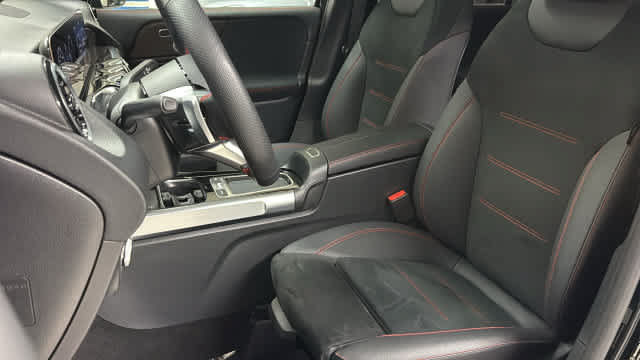 Certified 2026 Mercedes-Benz GLB 250 4MATIC image 28