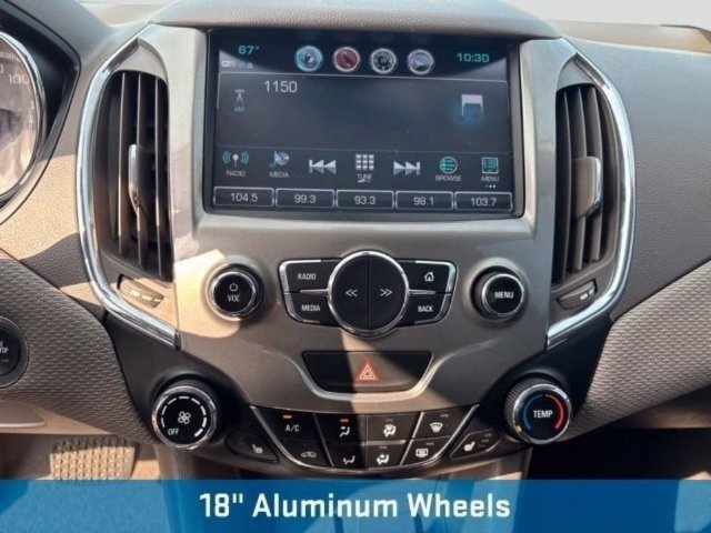 Used 2018 Chevrolet Cruze LT w/ Sun And Sound Package FWD image 28