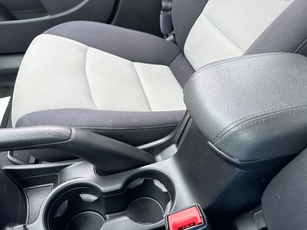 Used 2013 Chevrolet Cruze LS FWD image 19