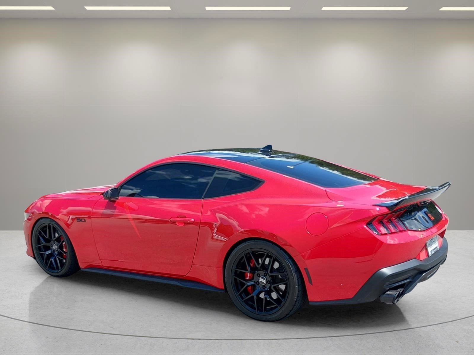 Used 2024 Ford Mustang GT RWD image 3