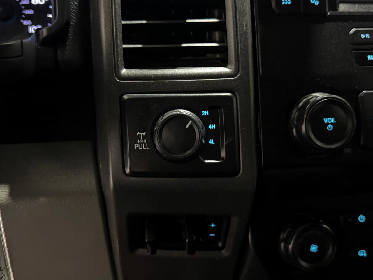 Used 2022 Ford F250 XL w/ Power Equipment Group AWD/4WD image 22