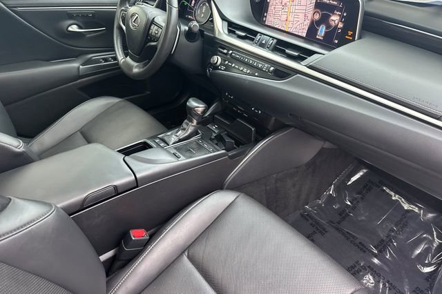 Used 2021 Lexus ES 300h w/ Premium Package image 12