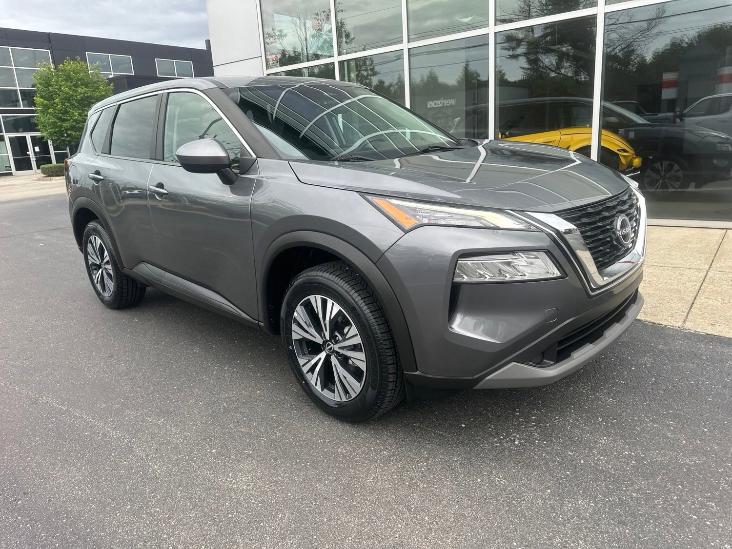 Used 2023 Nissan Rogue SV