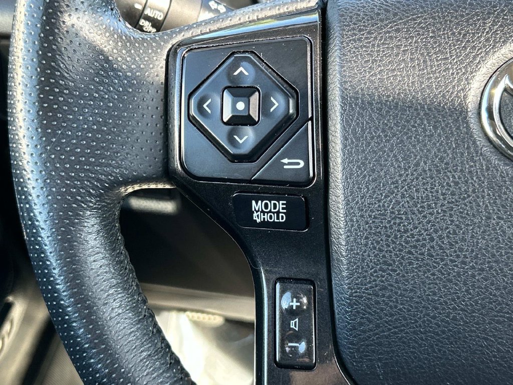Used 2019 Toyota 4Runner Limited AWD/4WD image 30
