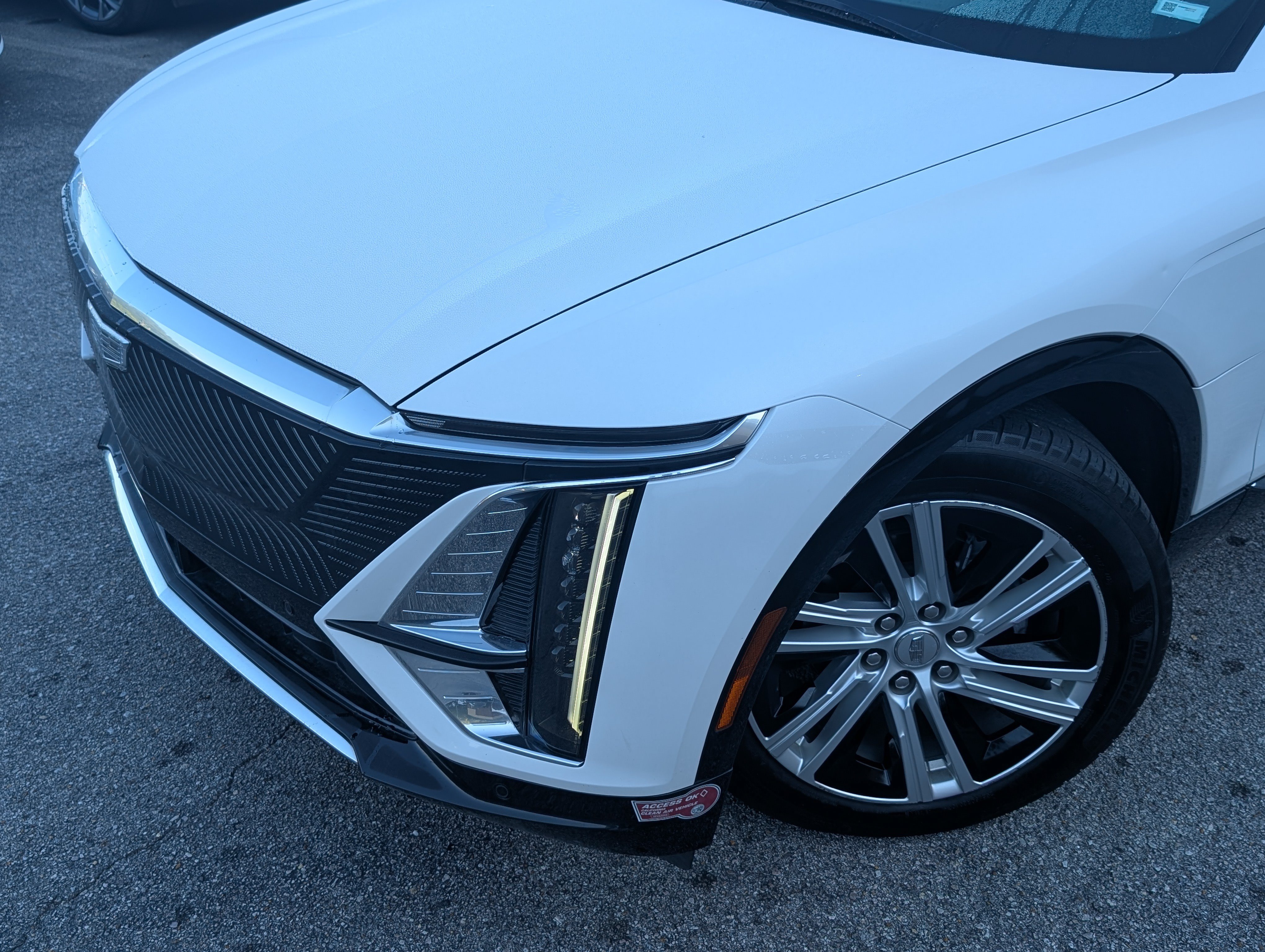 Used 2024 Cadillac Lyriq Tech RWD image 13