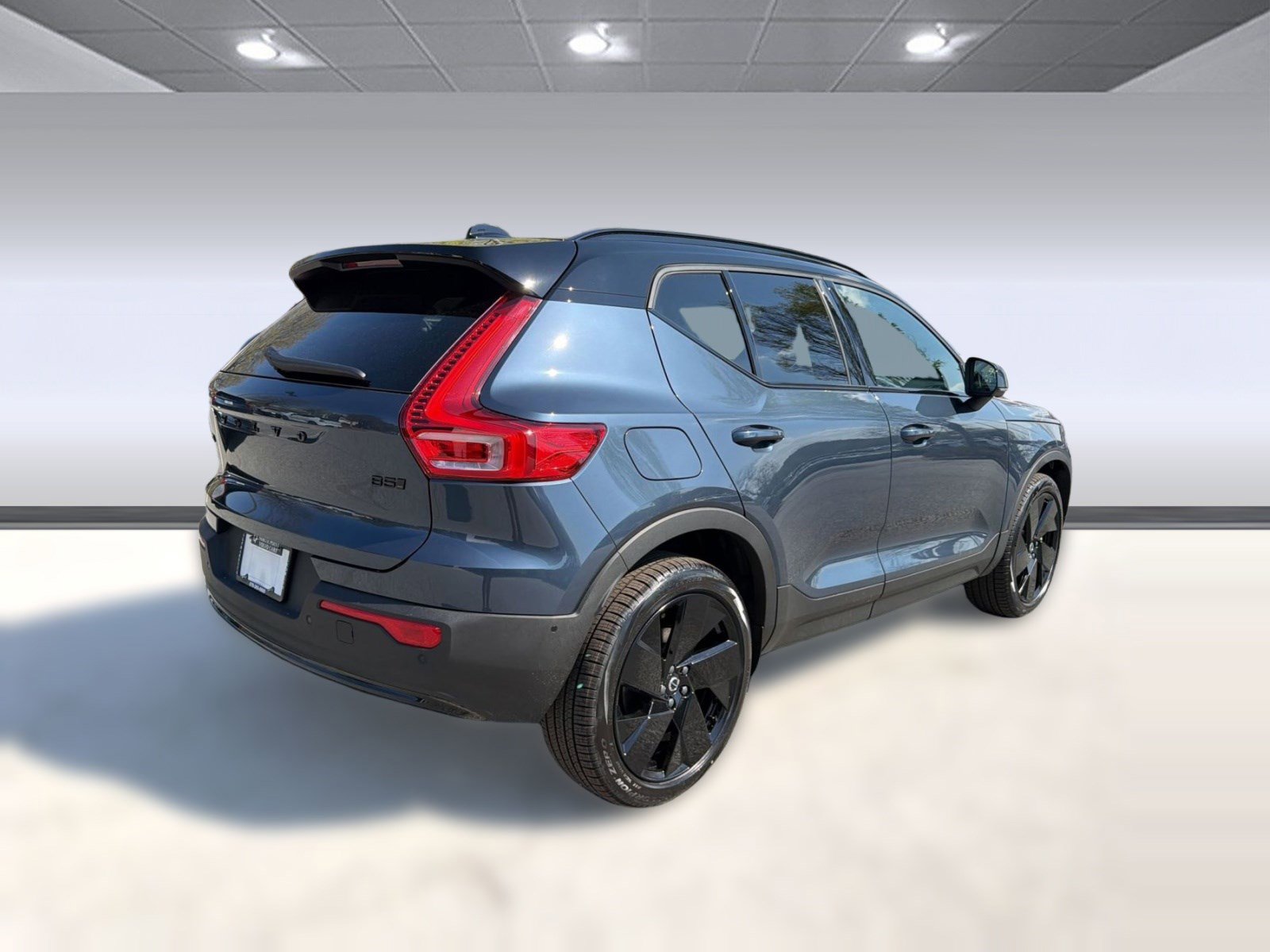 New 2026 Volvo XC40 B5 Ultra w/ Protection Package Premier image 9