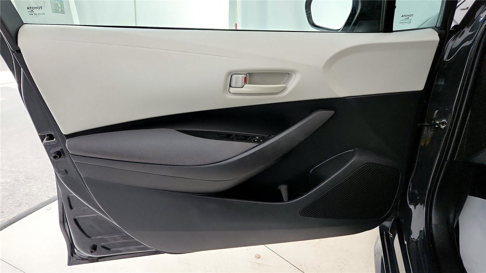 Used 2024 Toyota Corolla LE image 22