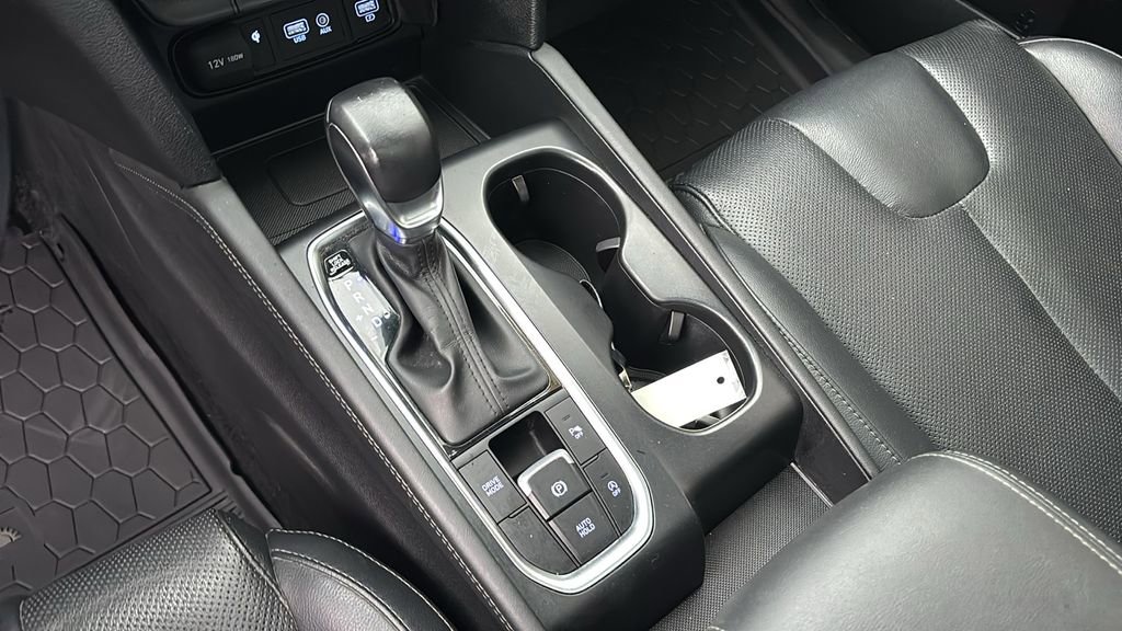 Used 2020 Hyundai Santa Fe SEL w/ Convenience + Premium Package image 21