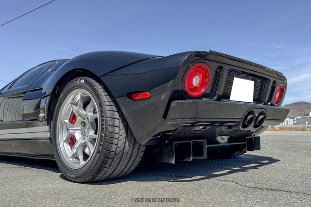 Used 2005 Ford GT RWD image 61