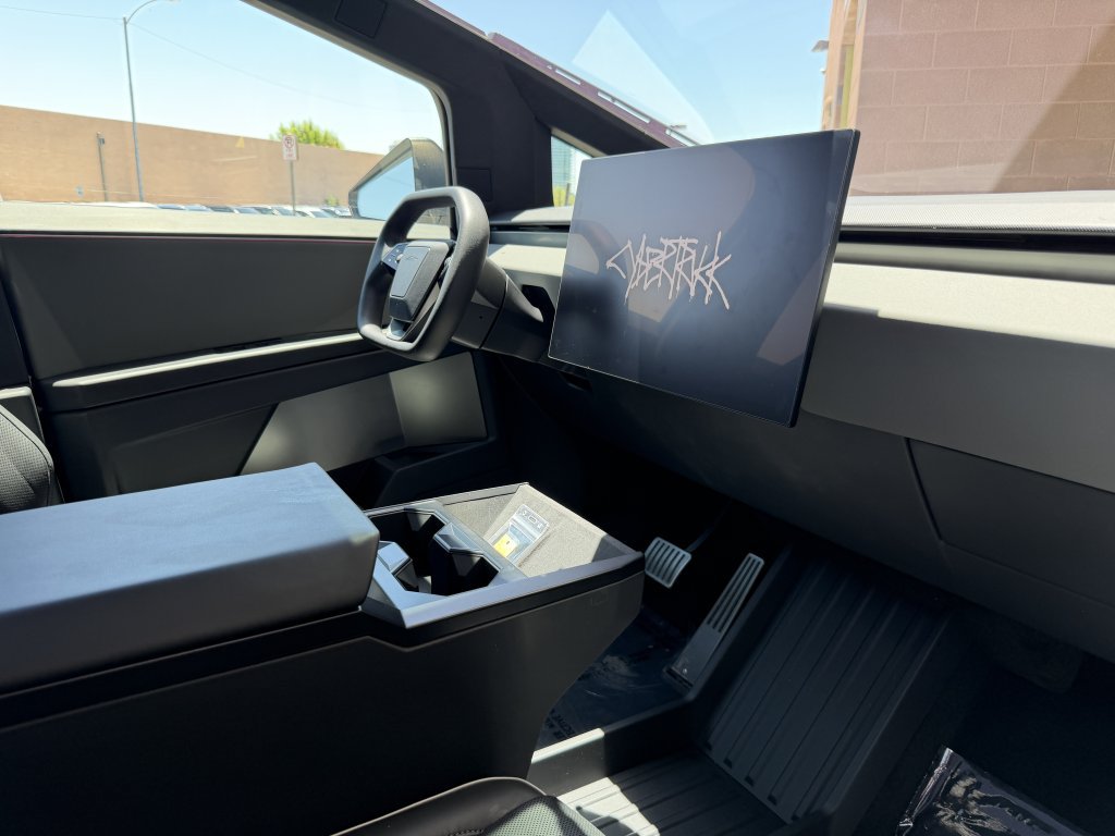 Used 2024 Tesla Cybertruck AWD Crew Cab image 49