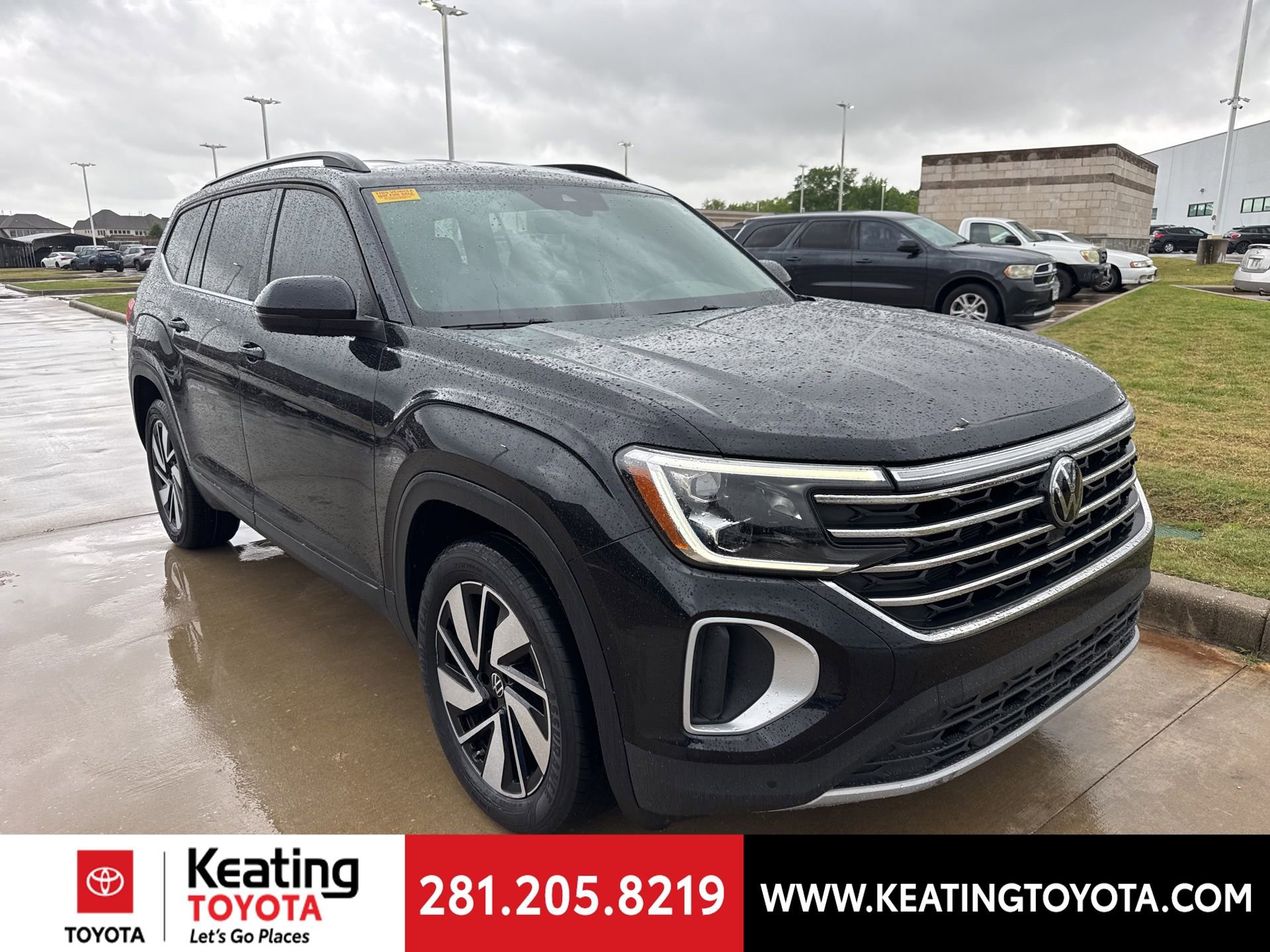 Used 2025 Volkswagen Atlas SE image 1