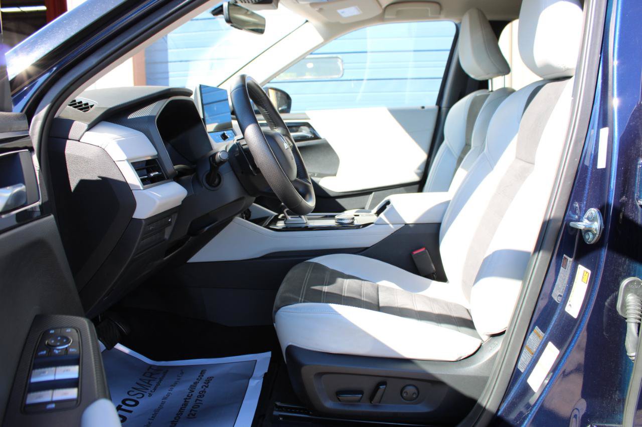 Used 2025 Mitsubishi Outlander SE FWD image 18