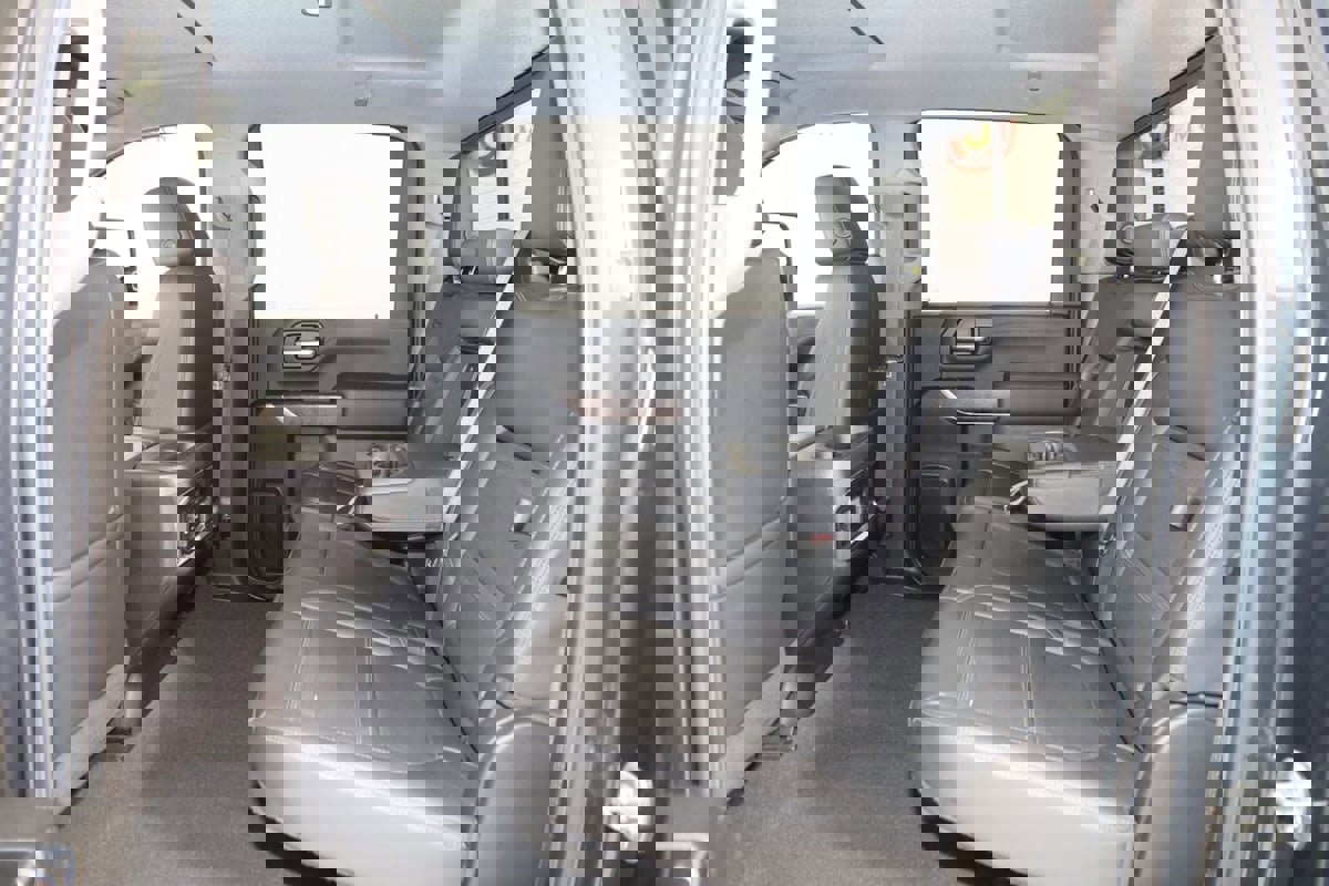 Used 2022 GMC Sierra 2500 Denali w/ Snow Plow Prep/Camper Package image 48