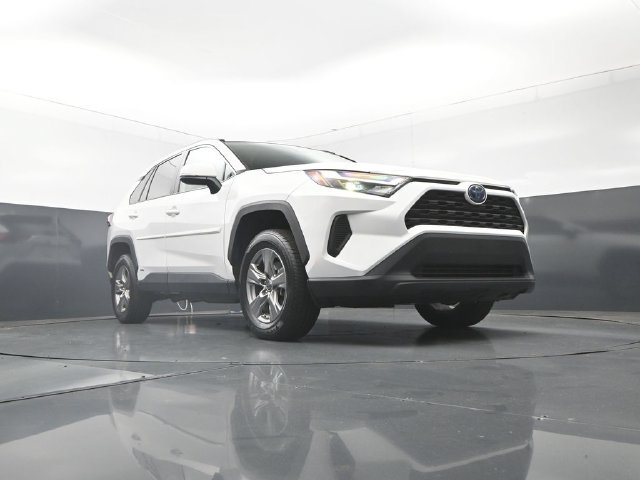 Used 2024 Toyota RAV4 LE AWD/4WD image 35