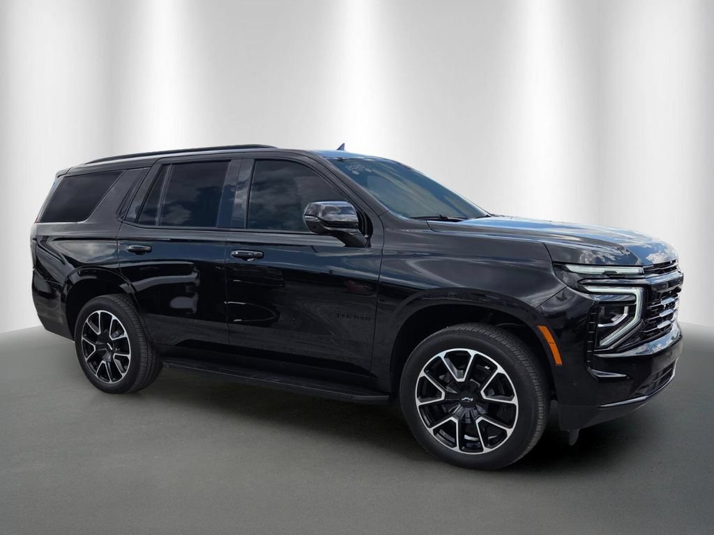 Used 2025 Chevrolet Tahoe RST w/ Comfort Package RWD image 2