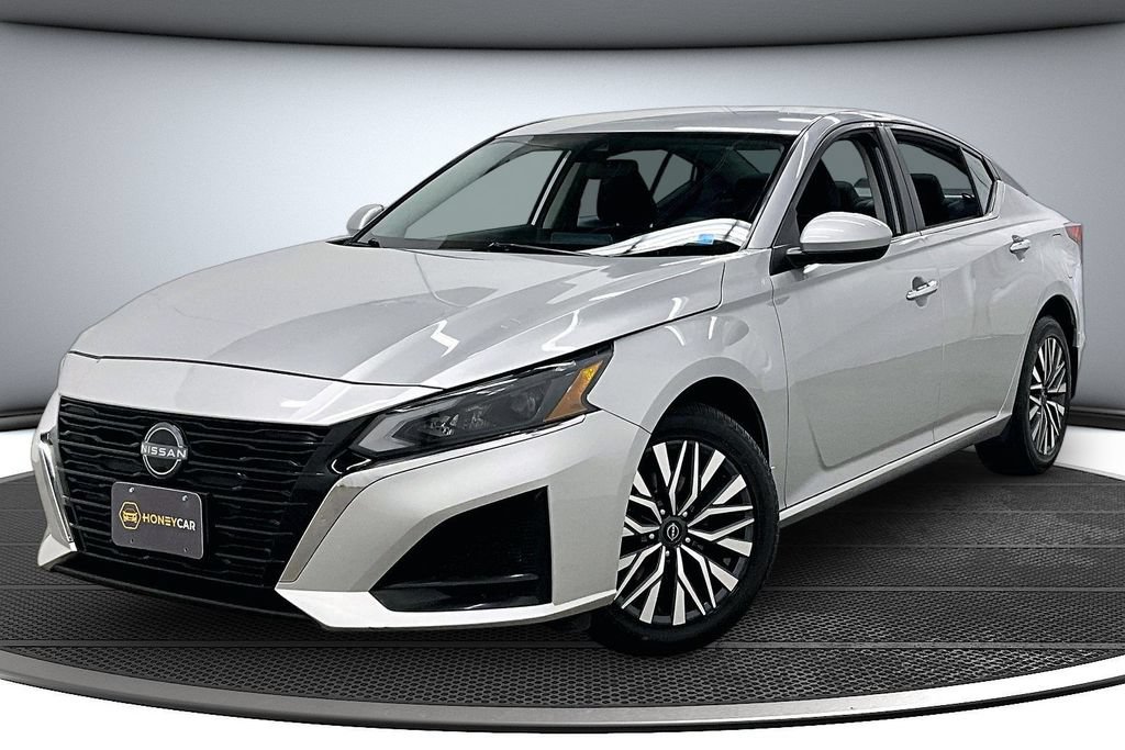 Used 2023 Nissan Altima 2.5 SV AWD/4WD image 3