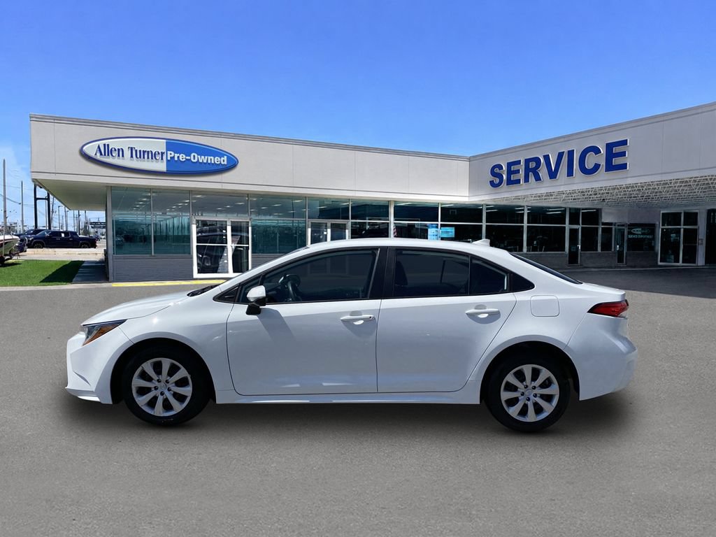 Used 2024 Toyota Corolla LE FWD image 5