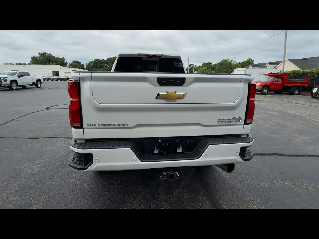 Used 2024 Chevrolet Silverado 3500 High Country w/ High Country Premium Package image 7