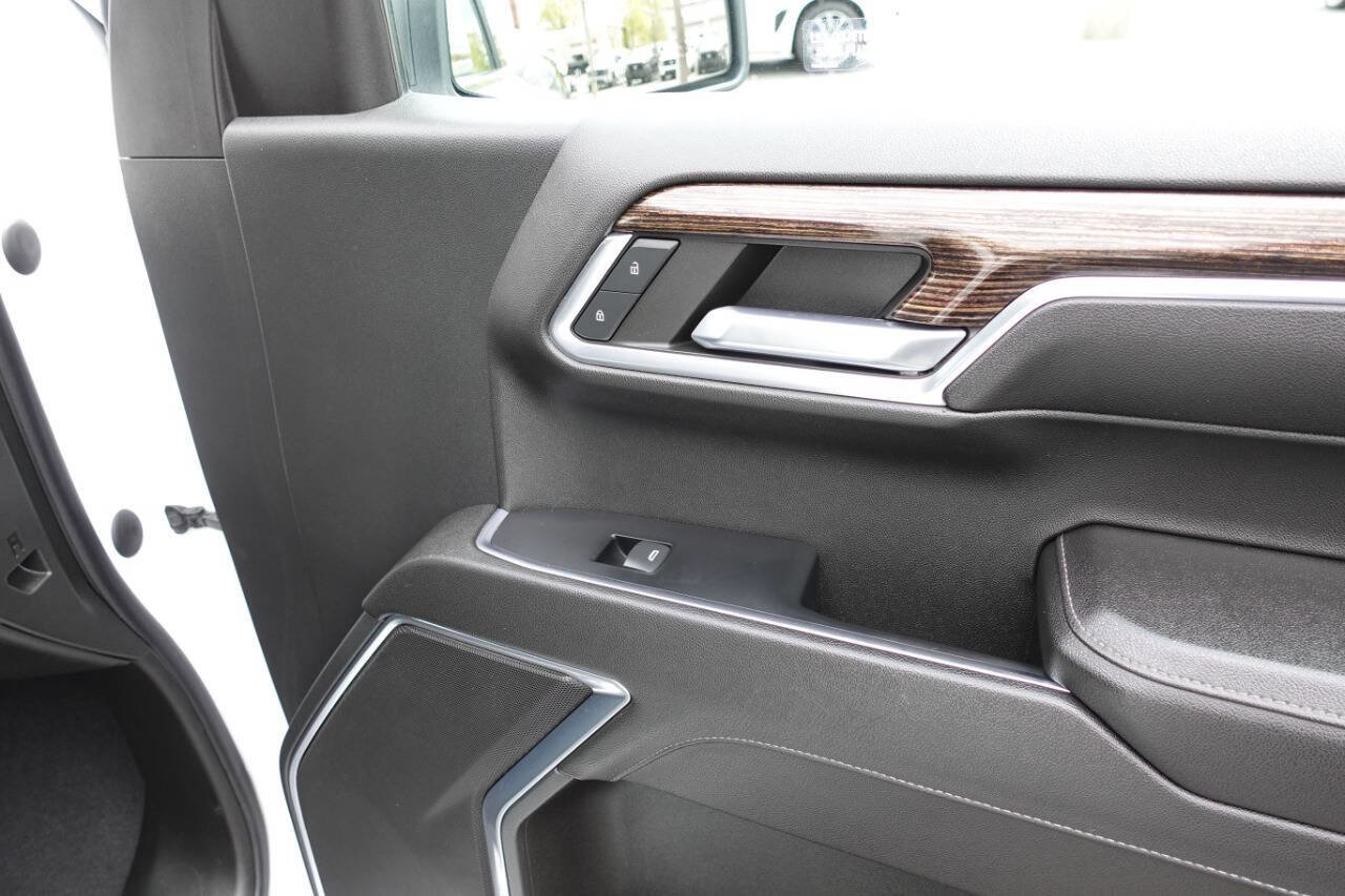 Used 2023 GMC Sierra 1500 SLE w/ X31 Off-Road Package AWD/4WD image 36