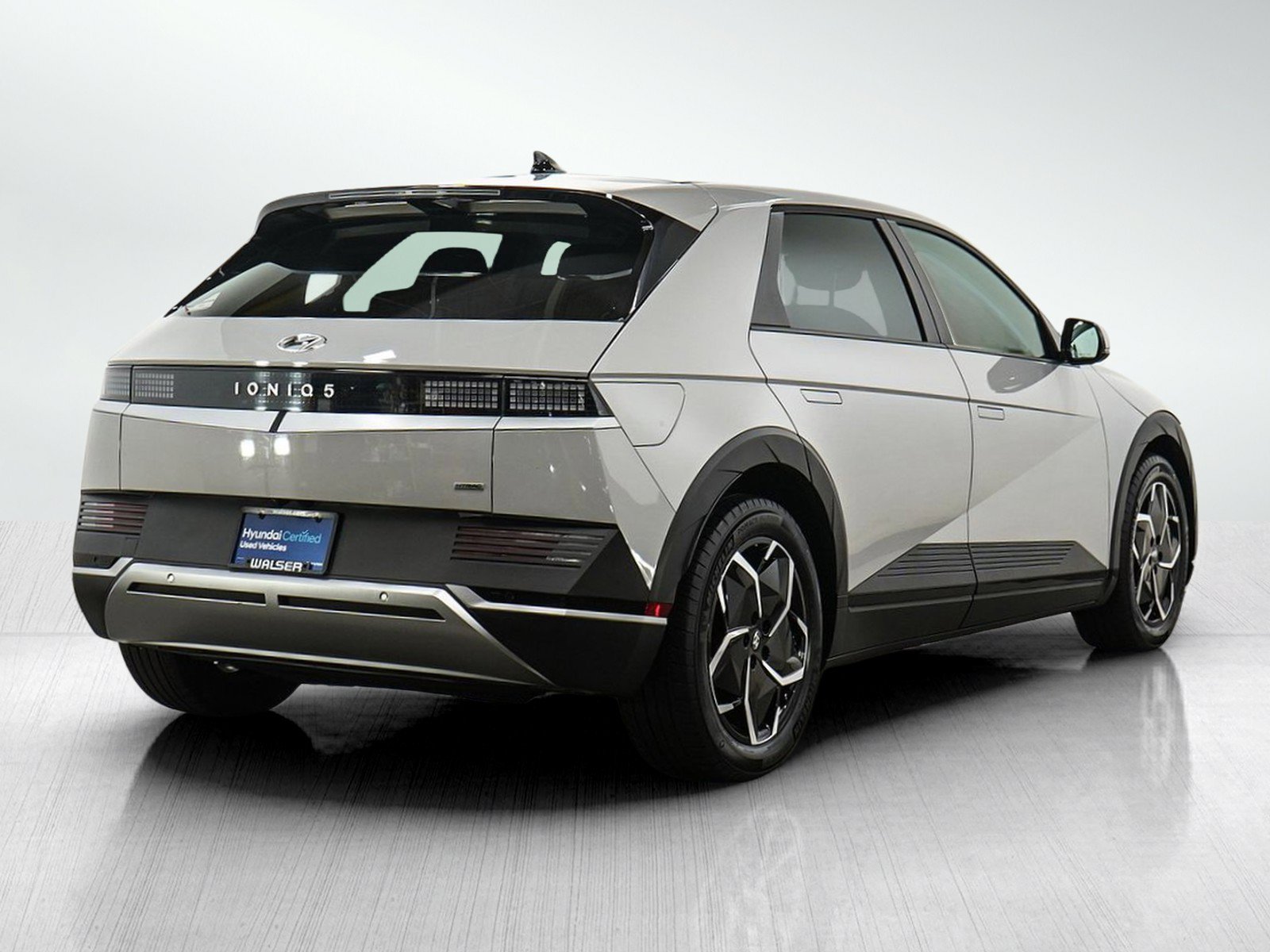Certified 2024 Hyundai Ioniq 5 SE AWD/4WD image 5