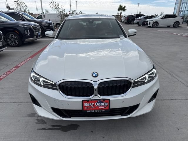 New 2026 BMW 330i Sedan w/ Convenience Package RWD image 2