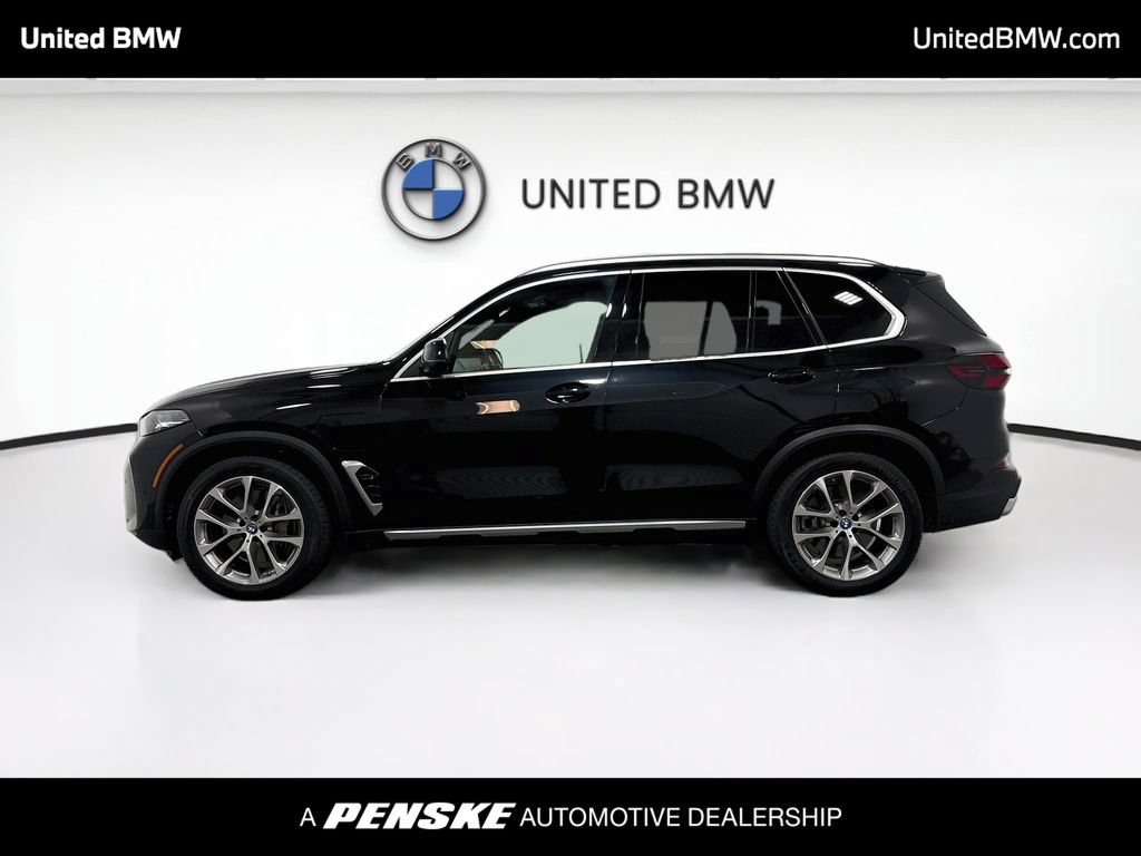 Used 2024 BMW X5 xDrive50e w/ Parking Assistance Package AWD/4WD image 8
